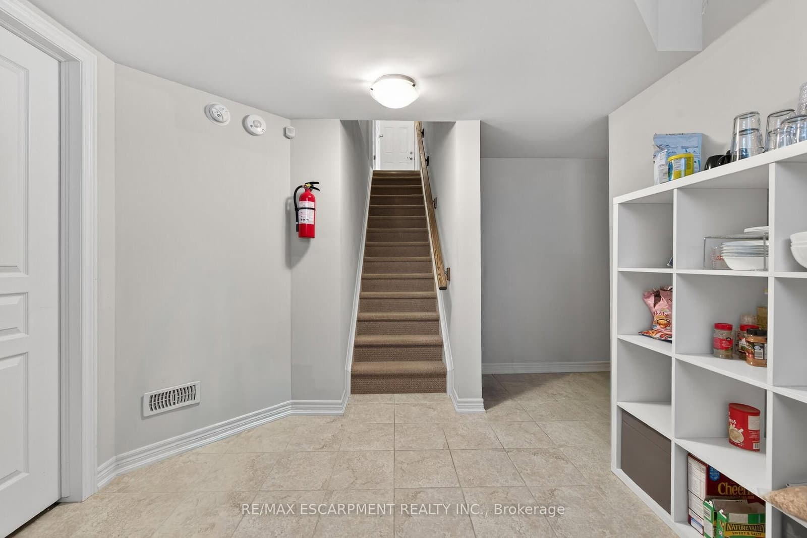 9 Winterberry Boulevard thumbnail 43