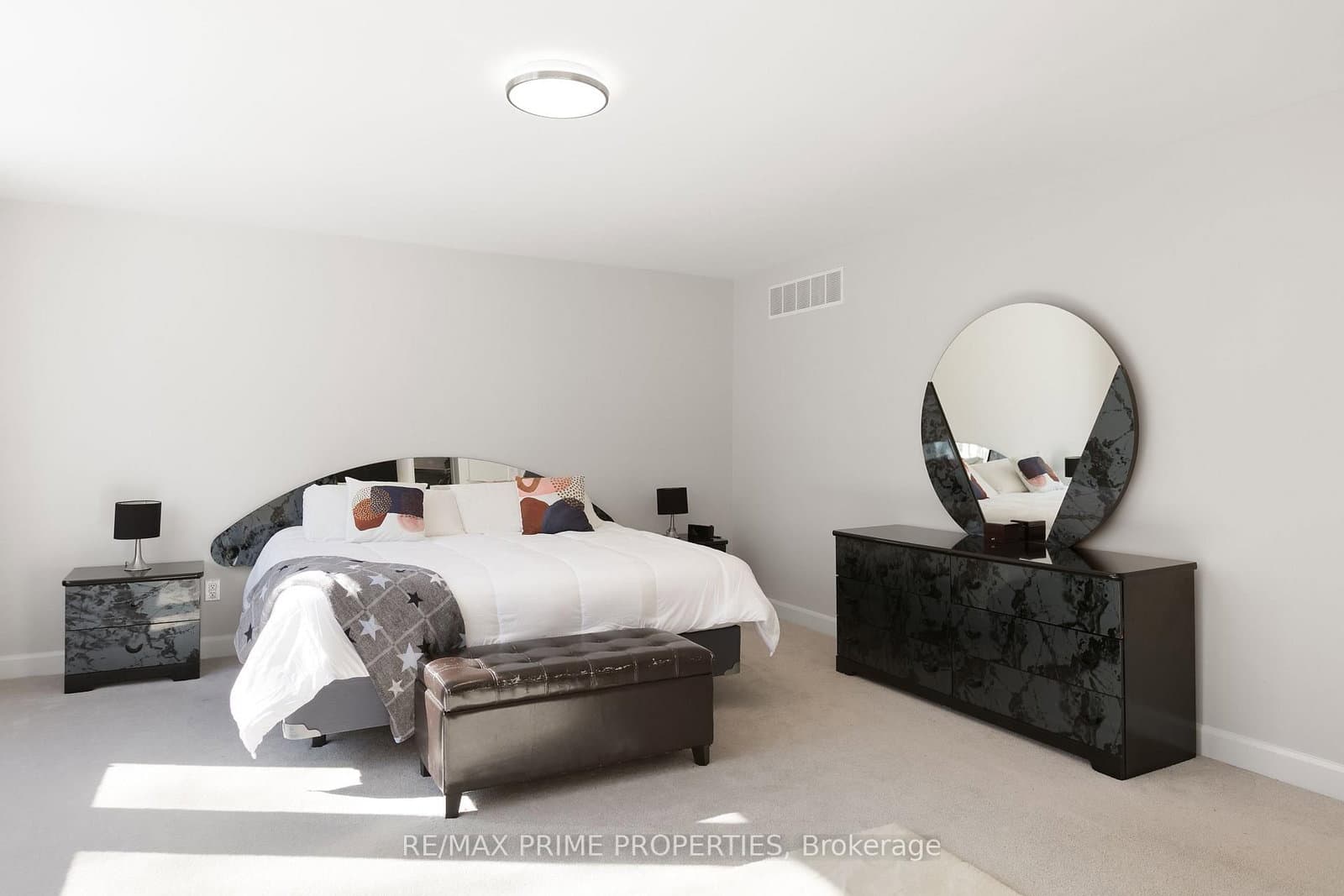 820 MERCIER Crescent thumbnail 24
