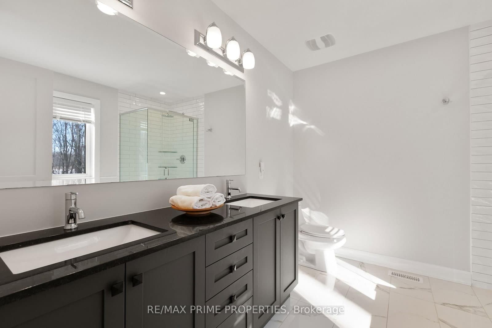 820 MERCIER Crescent thumbnail 26