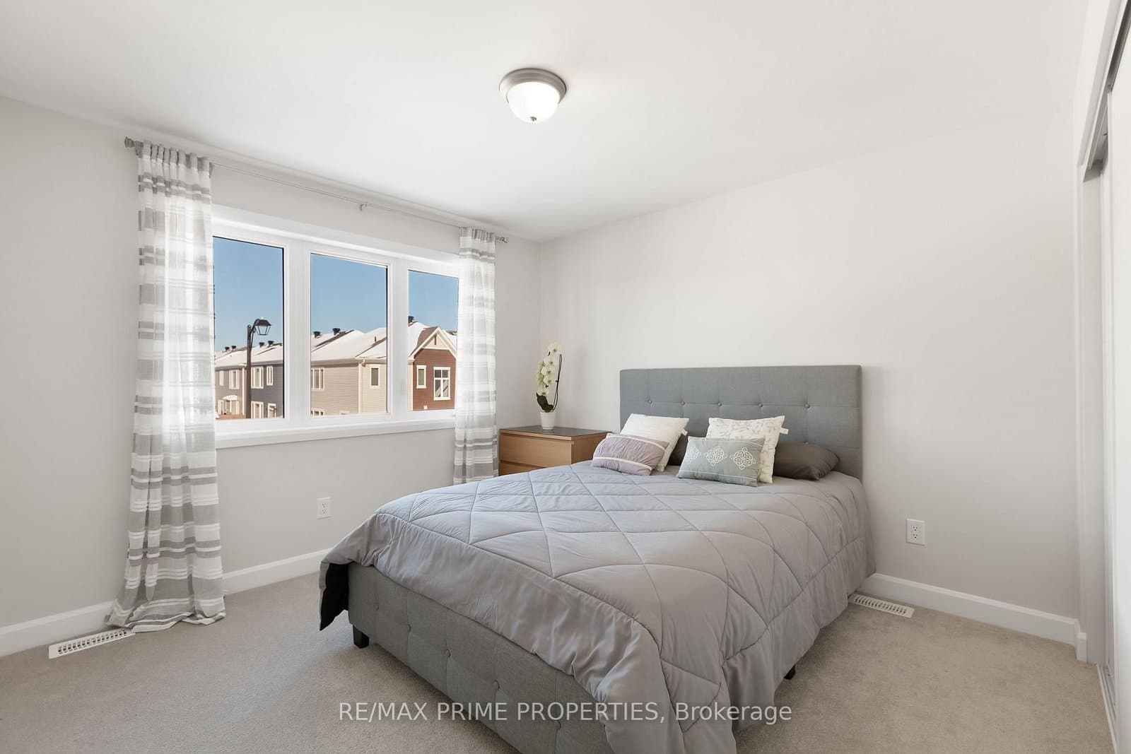 820 MERCIER Crescent thumbnail 30