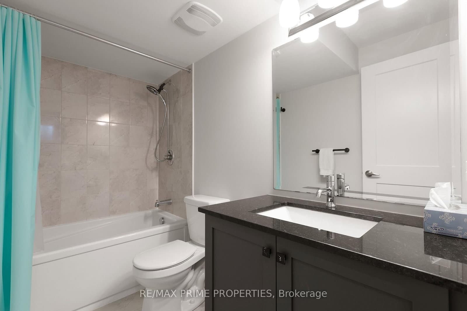 820 MERCIER Crescent thumbnail 32