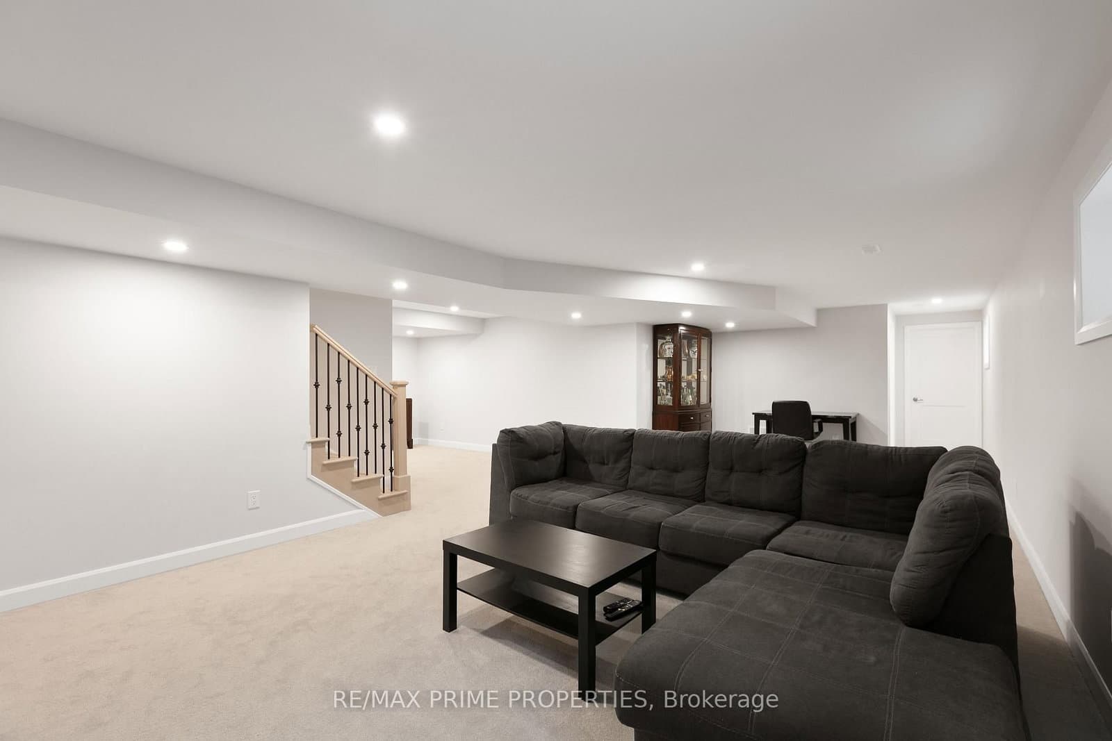 820 MERCIER Crescent thumbnail 35