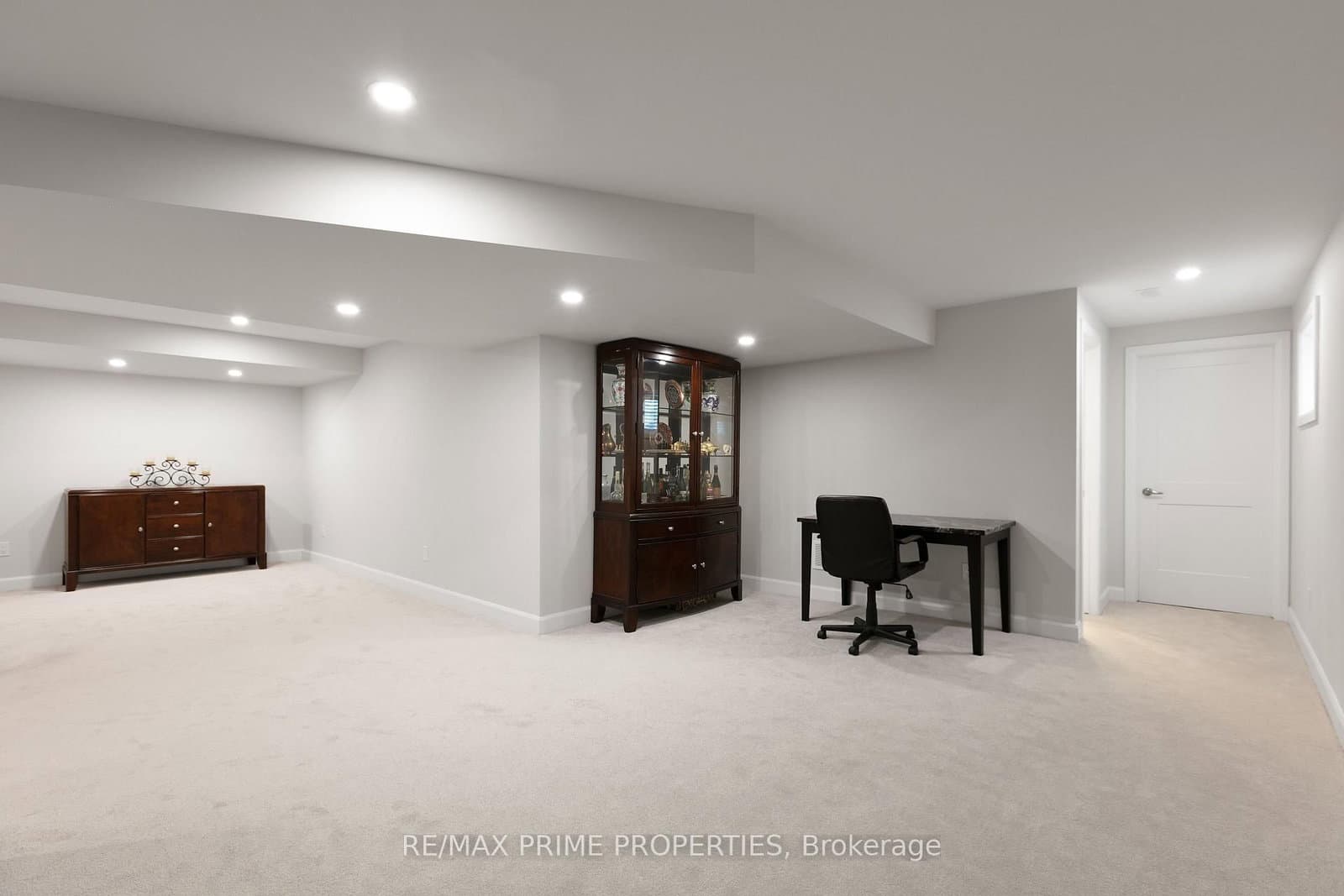820 MERCIER Crescent thumbnail 38