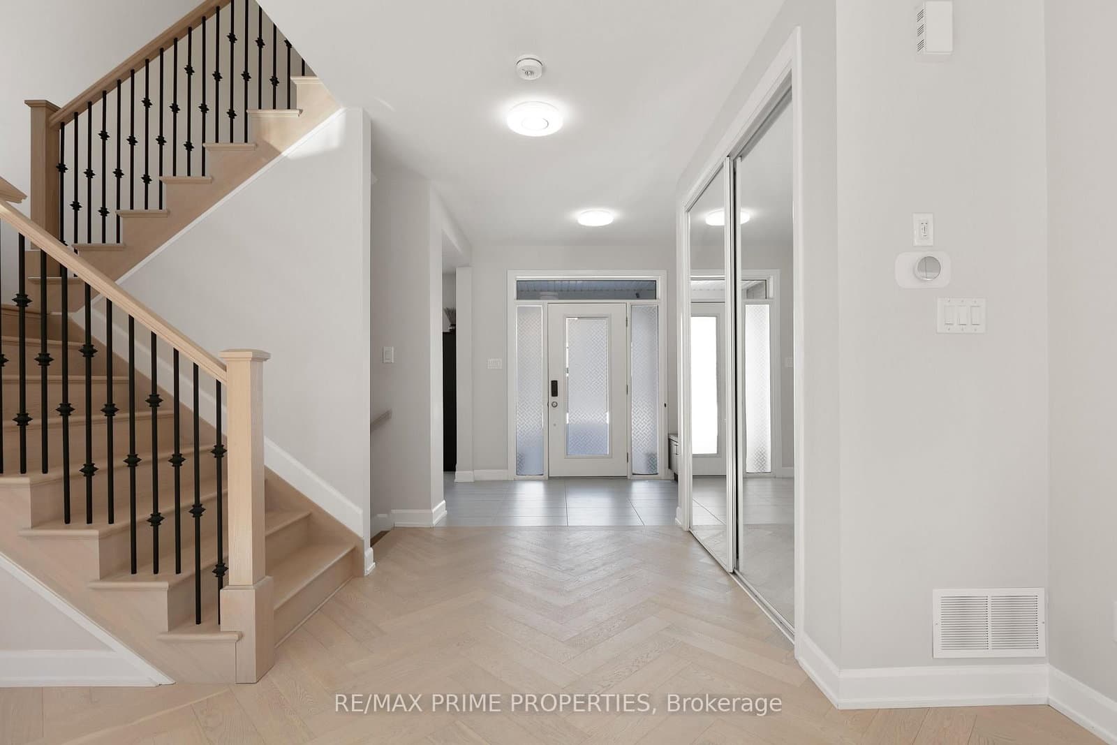 820 MERCIER Crescent thumbnail 7