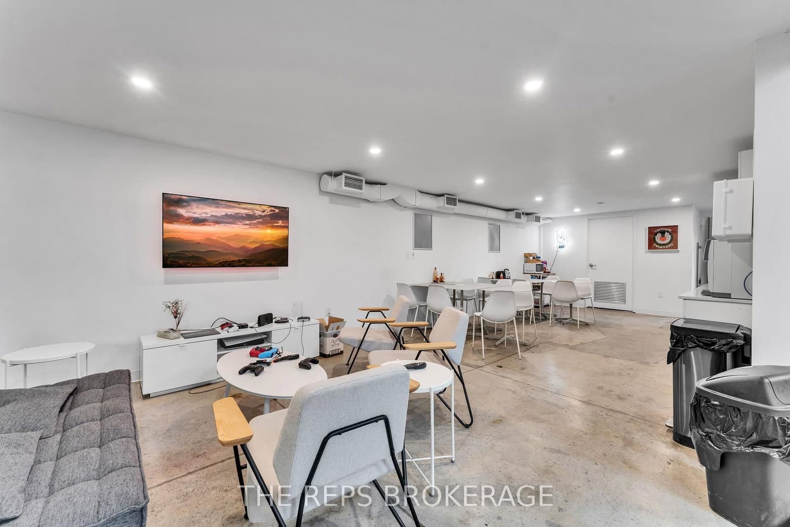 43-45 Eccles Street W thumbnail 20