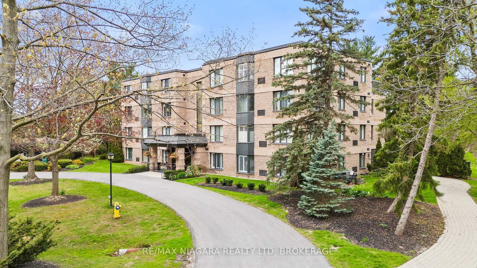 61 Paffard Street, Unit 403 - Image 1