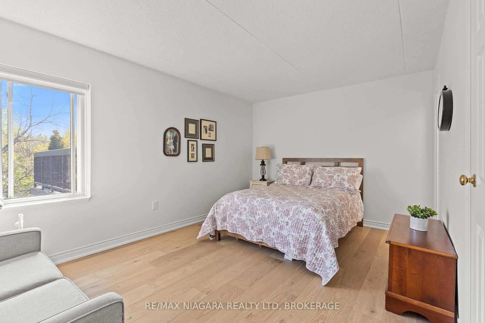 61 Paffard Street, Unit 403 thumbnail 11