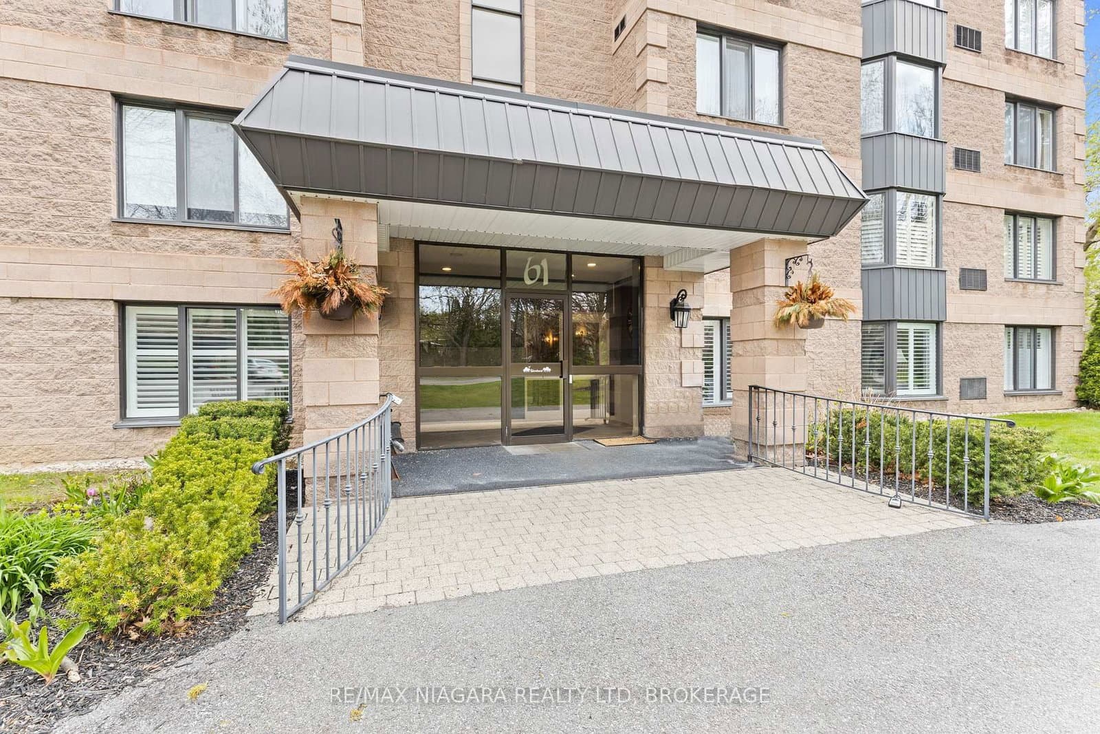 61 Paffard Street, Unit 403 thumbnail 2