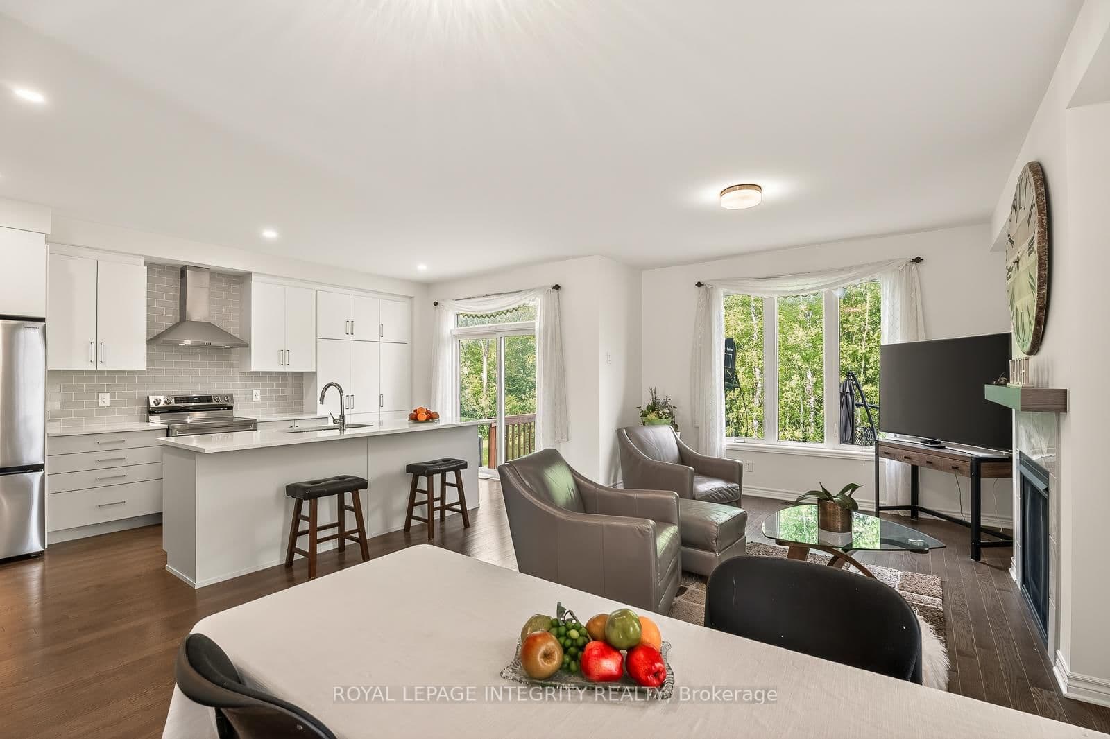 655 PERSIMMON Way thumbnail 10