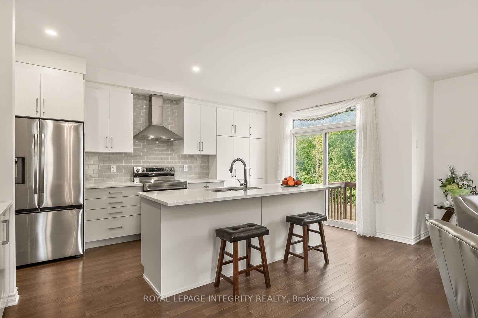 655 PERSIMMON Way thumbnail 11
