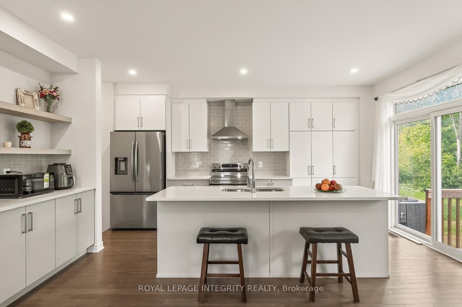 655 PERSIMMON Way thumbnail 12