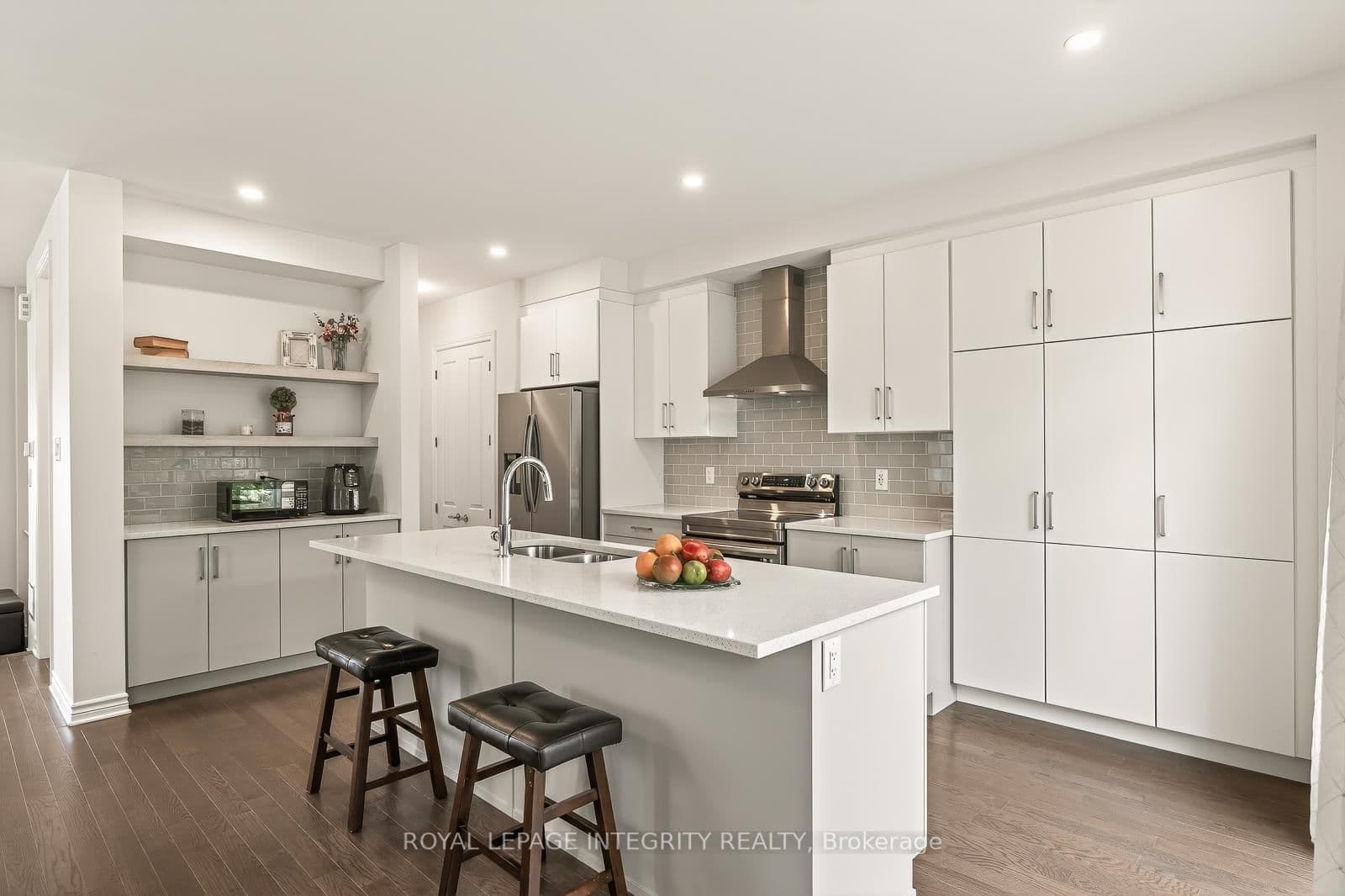 655 PERSIMMON Way thumbnail 13