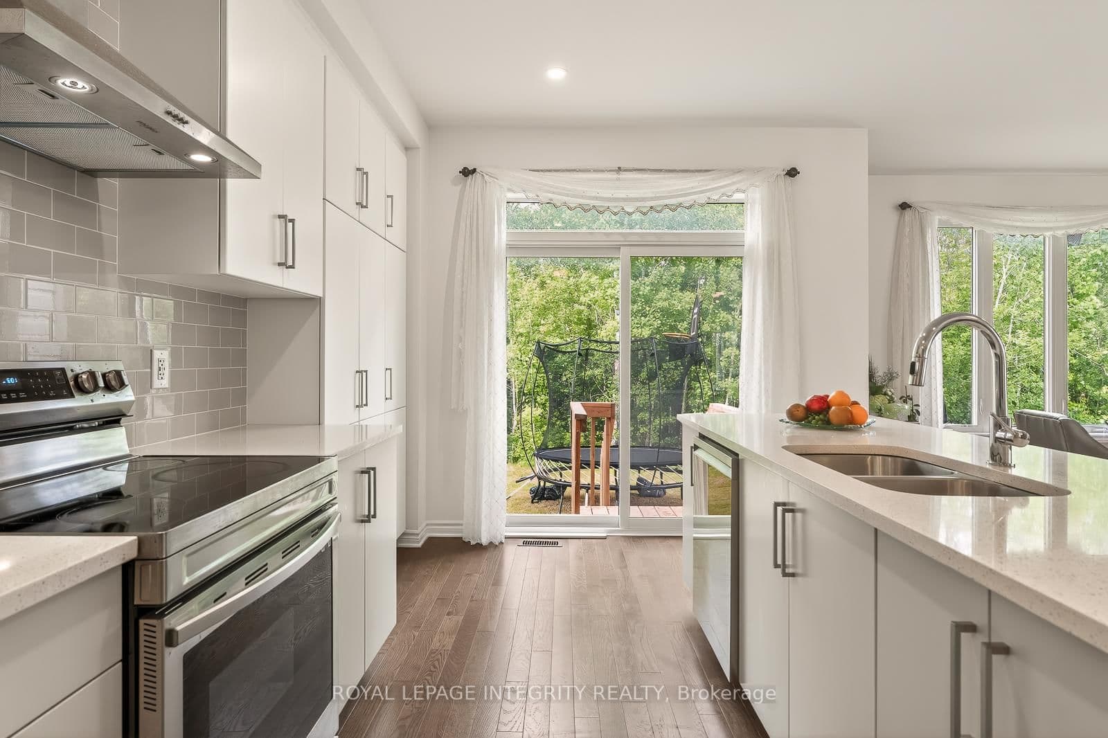 655 PERSIMMON Way thumbnail 14