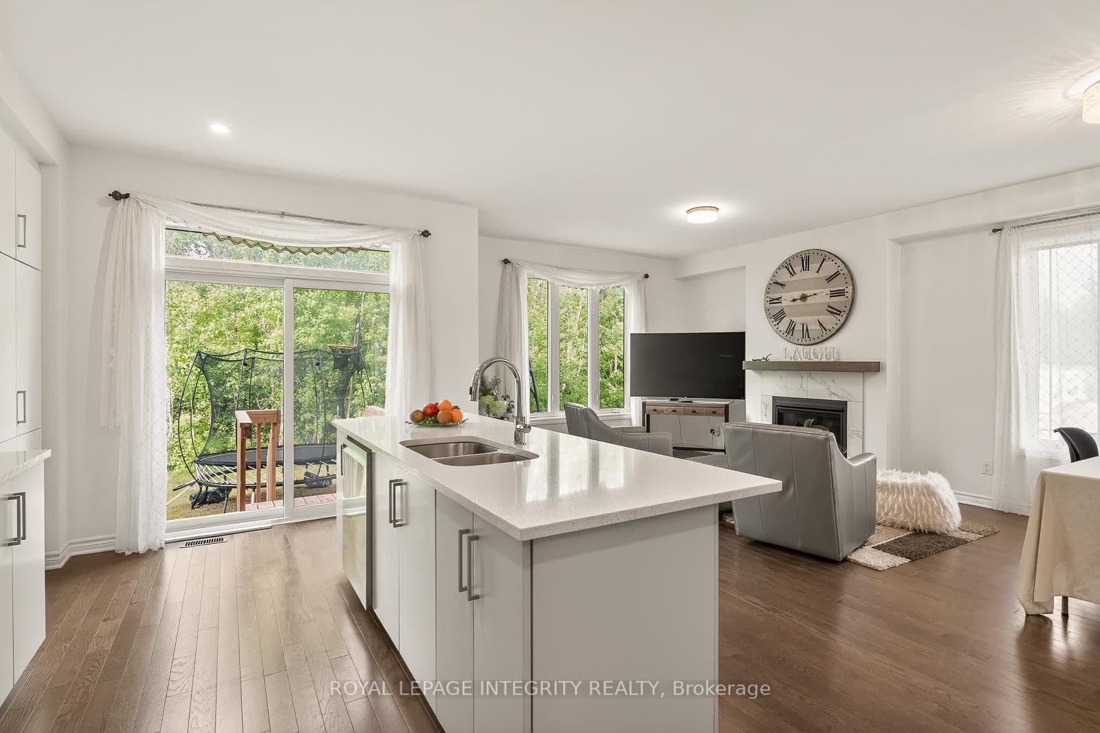 655 PERSIMMON Way thumbnail 16
