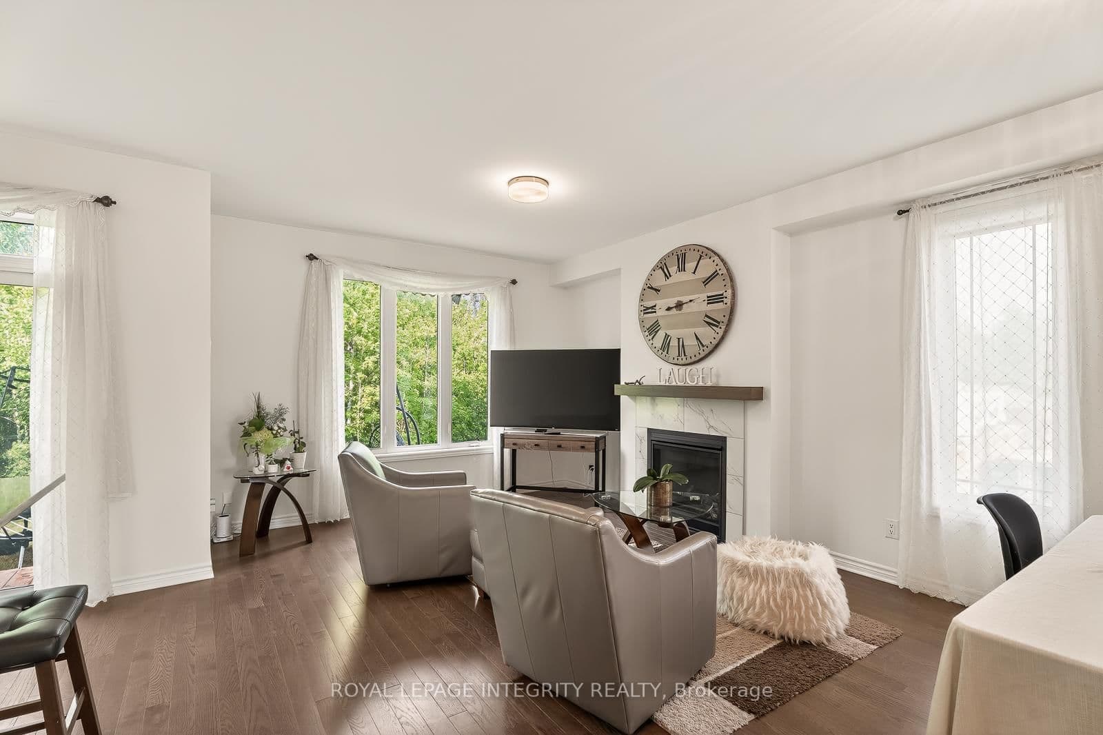 655 PERSIMMON Way thumbnail 19