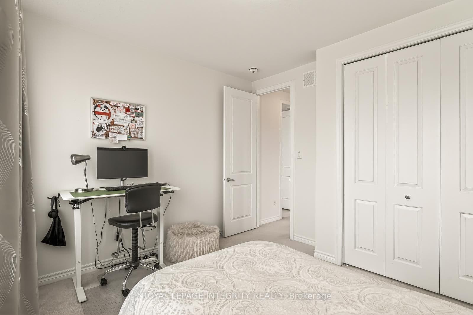 655 PERSIMMON Way thumbnail 32