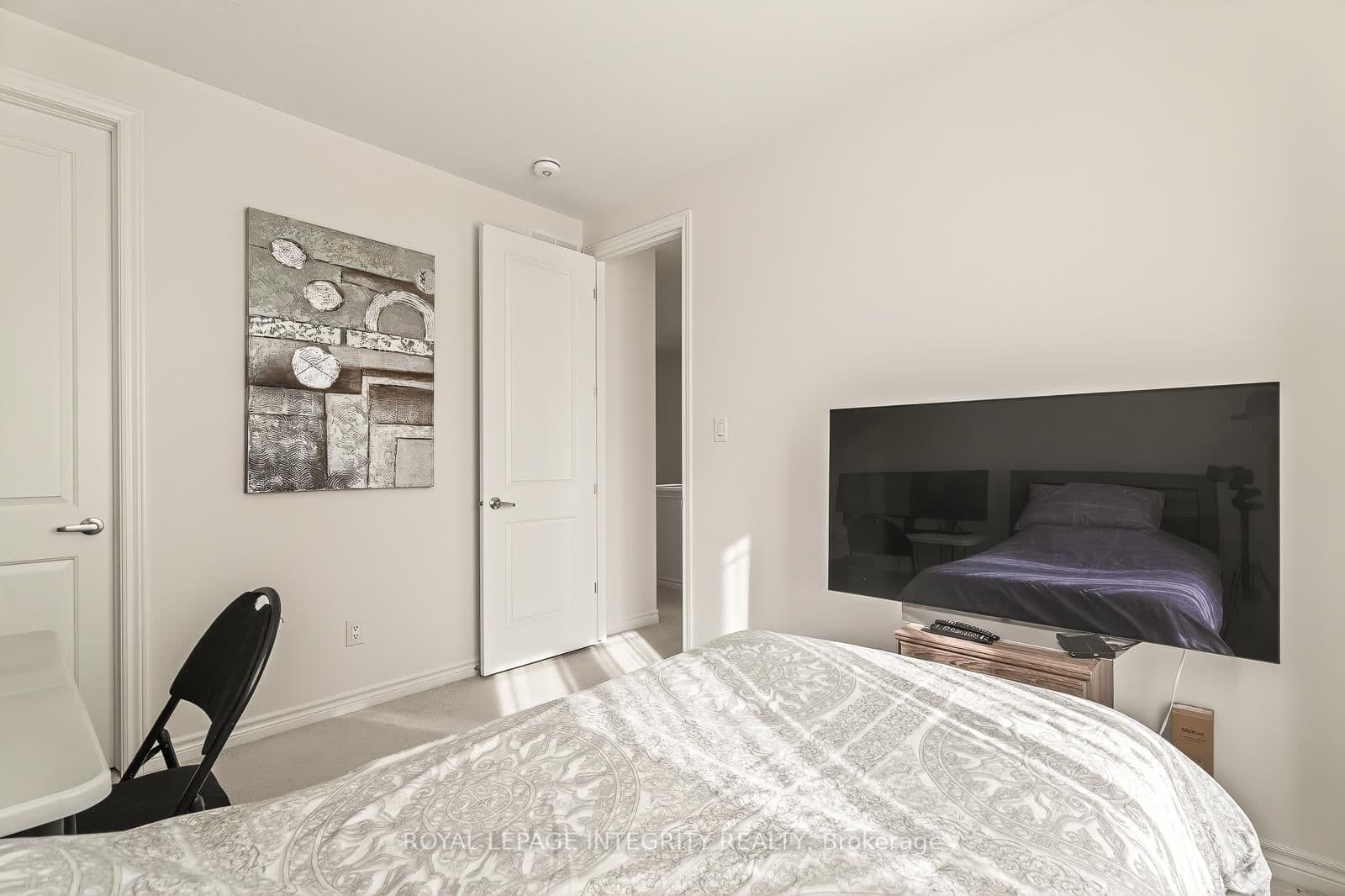 655 PERSIMMON Way thumbnail 35