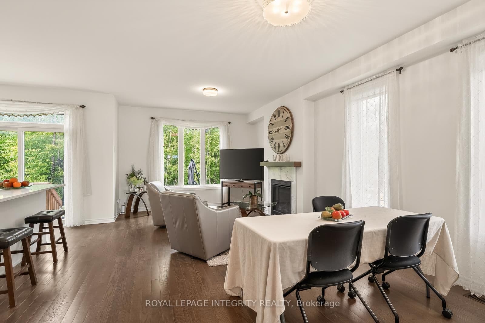 655 PERSIMMON Way thumbnail 9