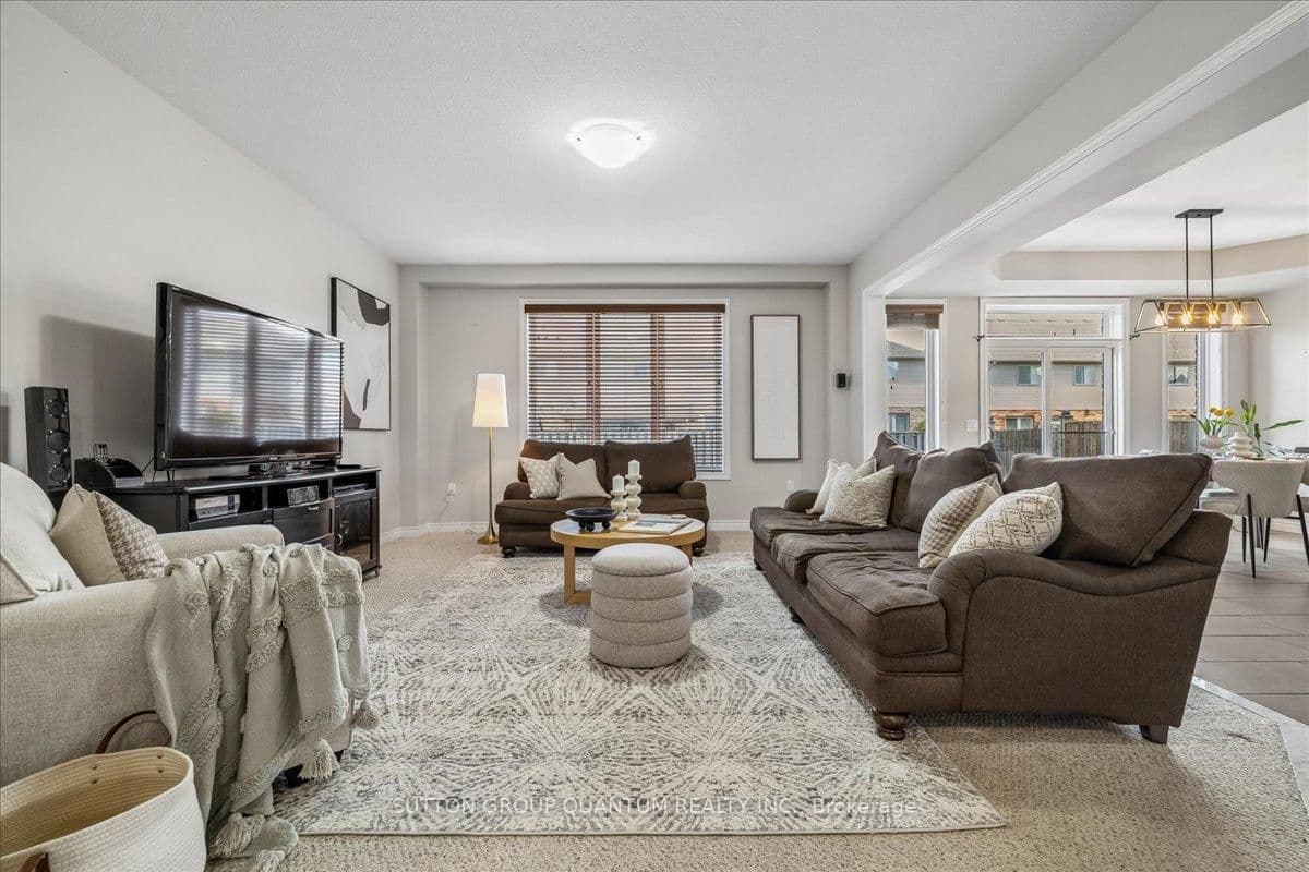 92 Garinger Crescent thumbnail 7