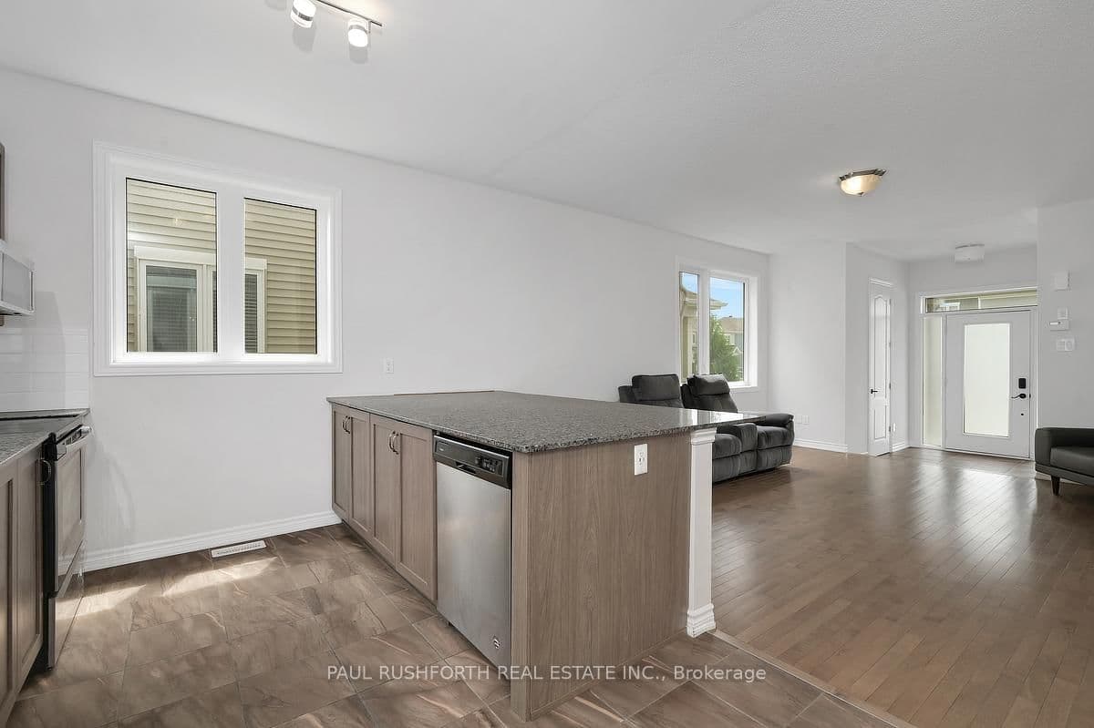 305 Lamarche Avenue thumbnail 10