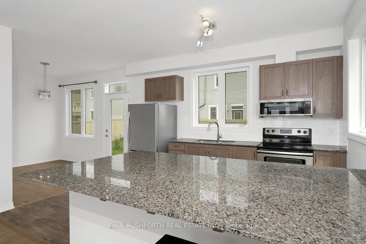 305 Lamarche Avenue thumbnail 11