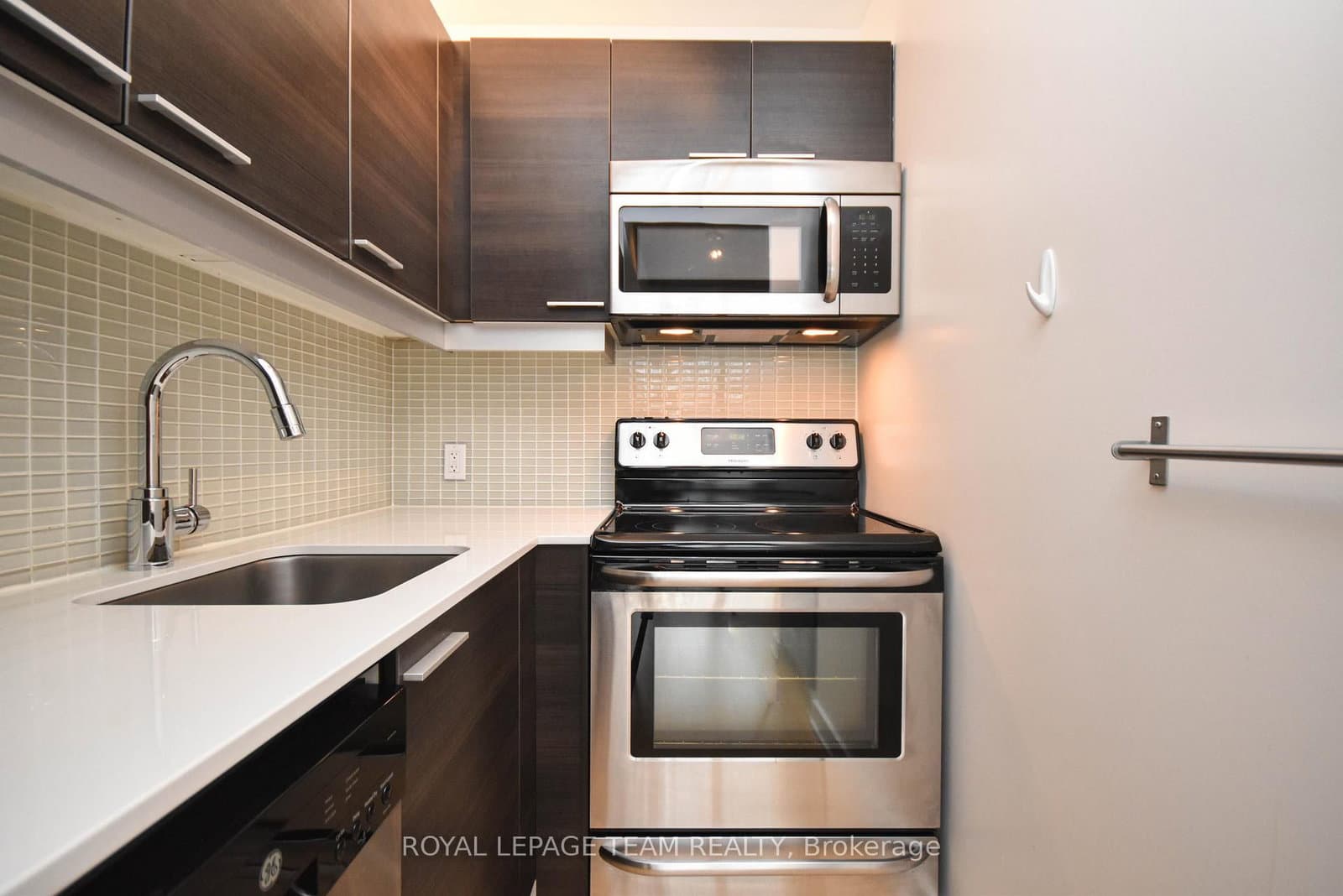 349 Mcleod Street, Unit 726 thumbnail 14