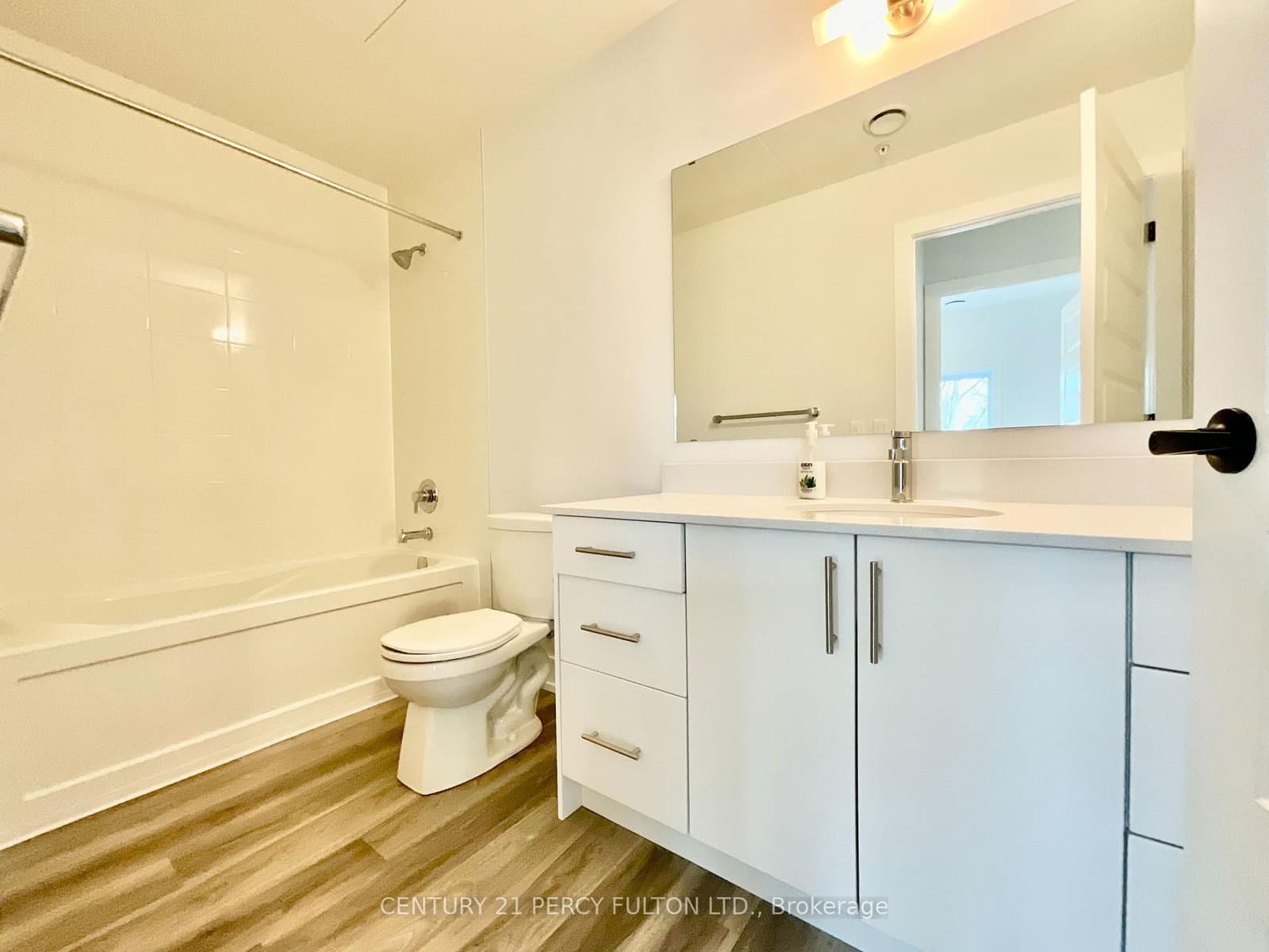 1100 Lackner Place, Unit 303 thumbnail 13