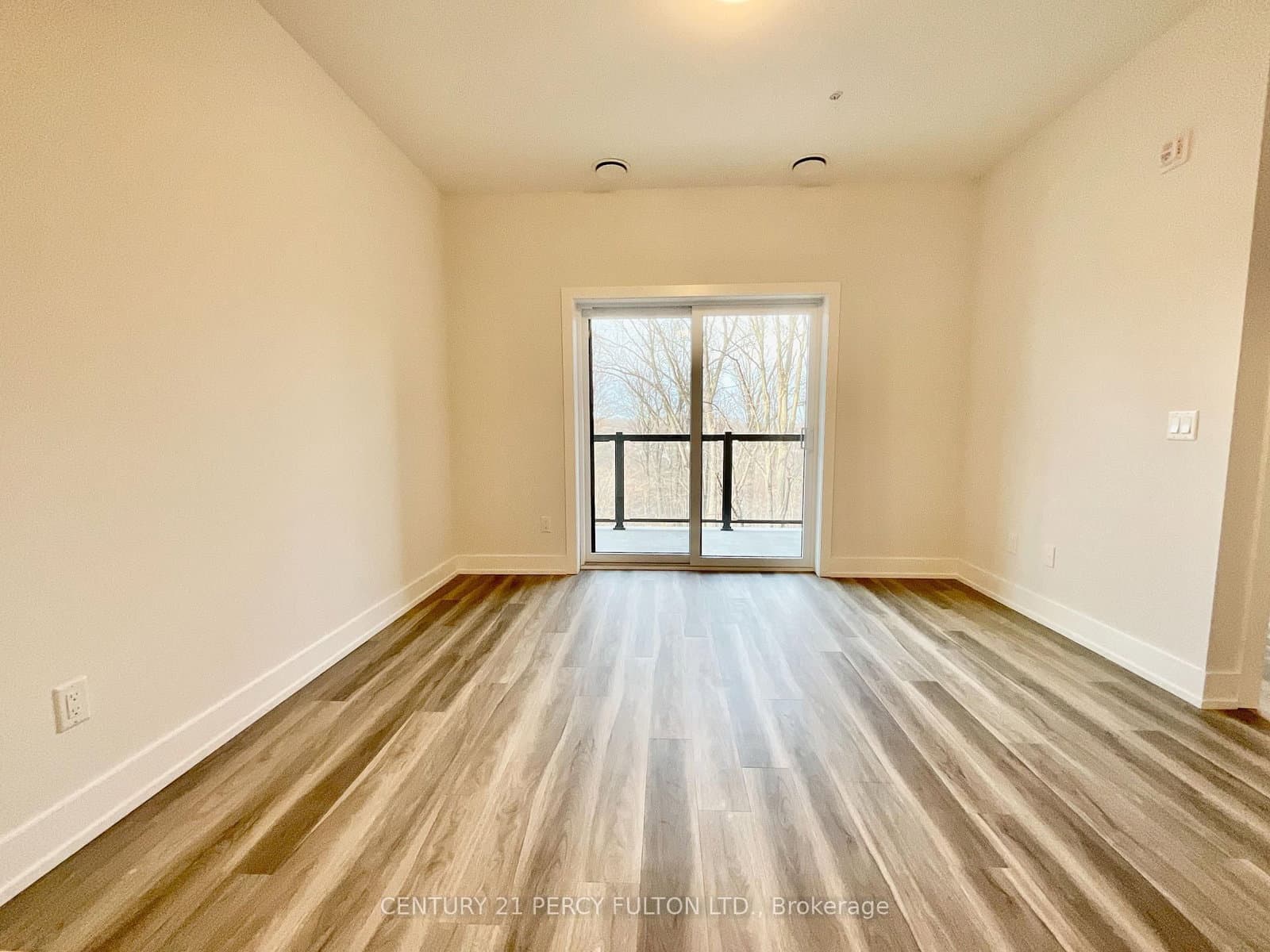 1100 Lackner Place, Unit 303 thumbnail 8