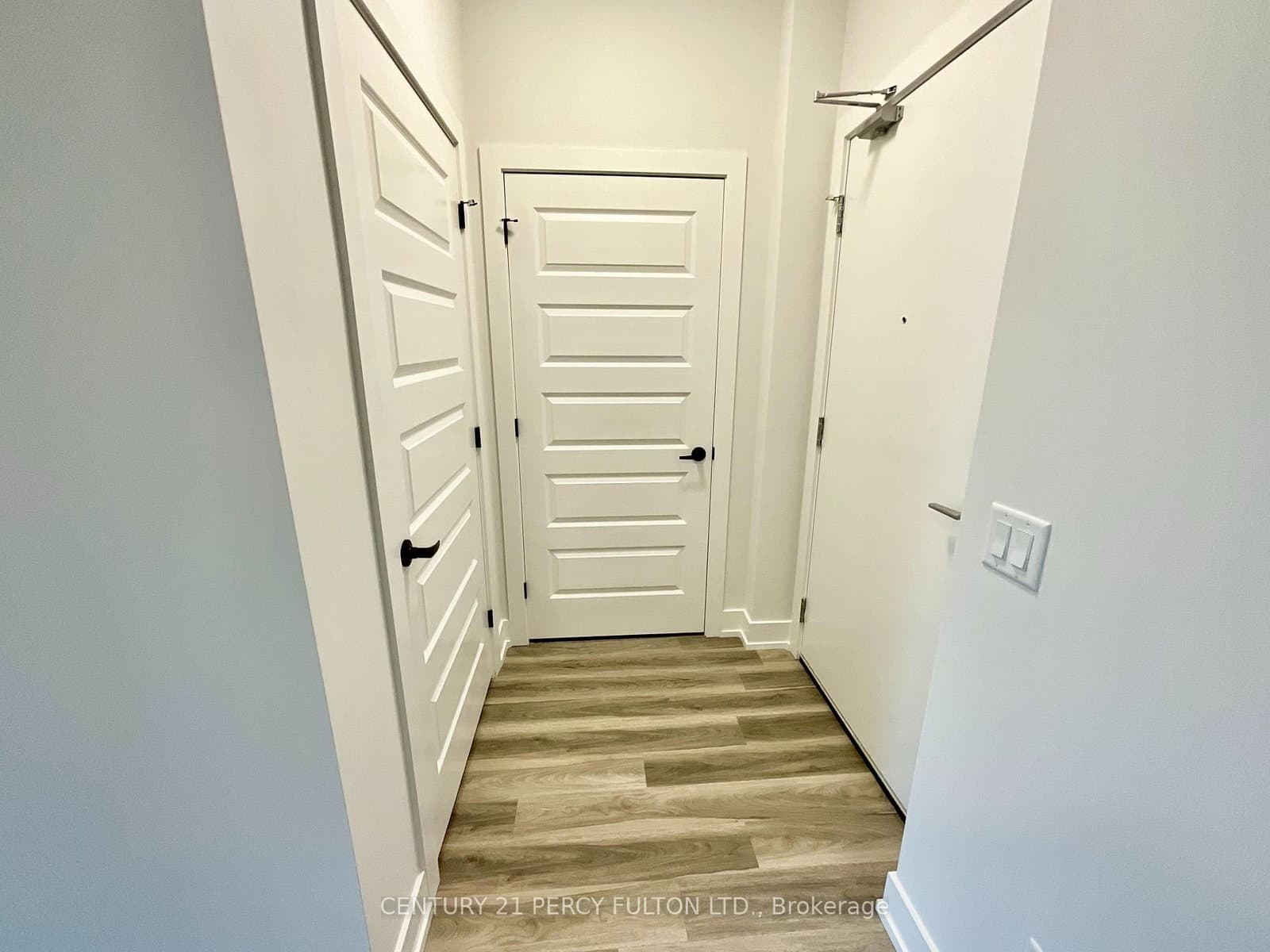1100 Lackner Place, Unit 303 thumbnail 9