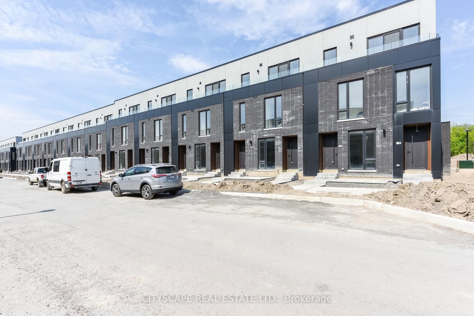 92 Everett Common, Unit 92 - Image 1