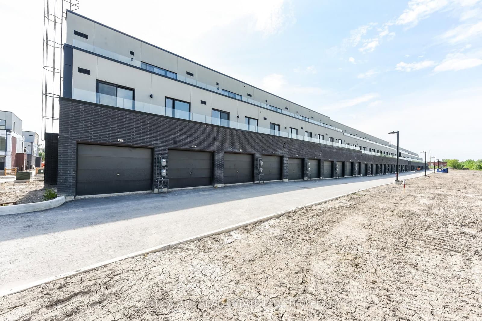 92 Everett Common, Unit 92 thumbnail 2