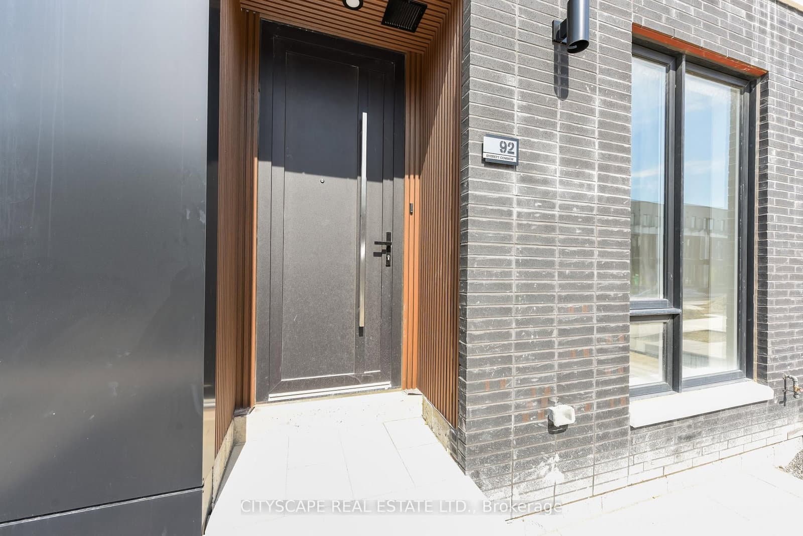92 Everett Common, Unit 92 thumbnail 5