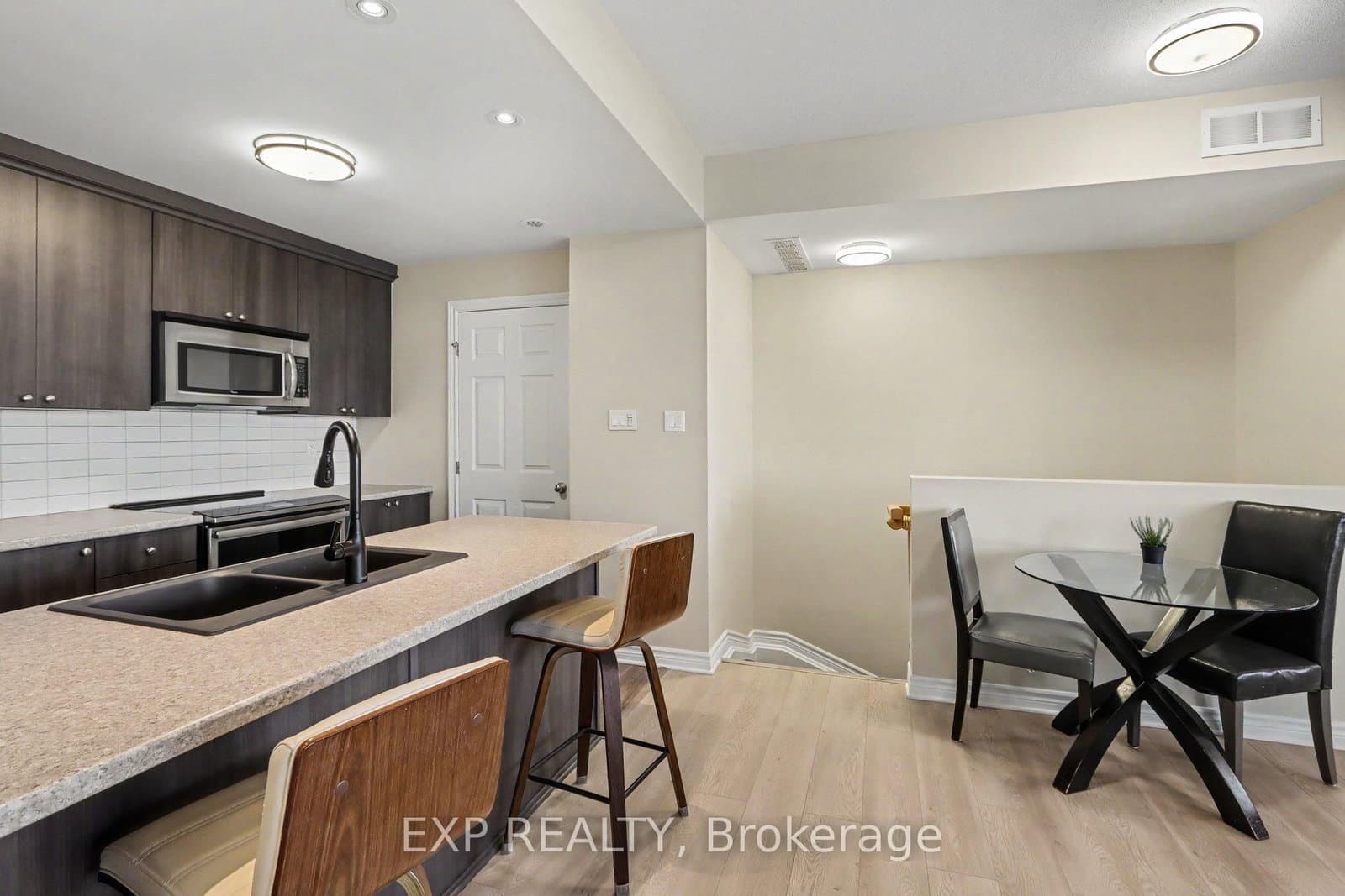 135 Harthill Way, Unit J thumbnail 11