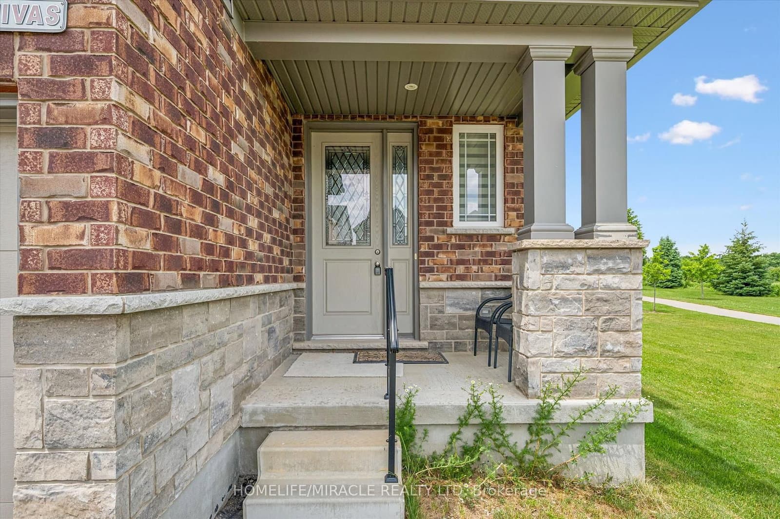 153 Rivertrail Avenue thumbnail 3