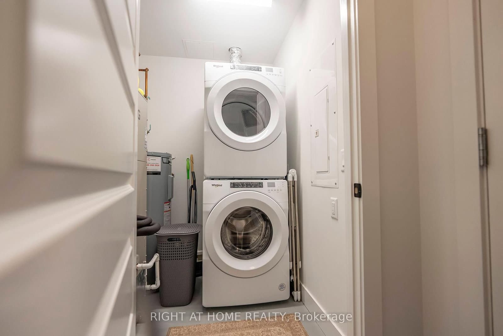 1000 Lackner Place E, Unit 302 thumbnail 12