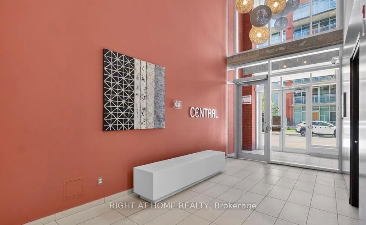 349 Mcleod Street, Unit 723 thumbnail 3