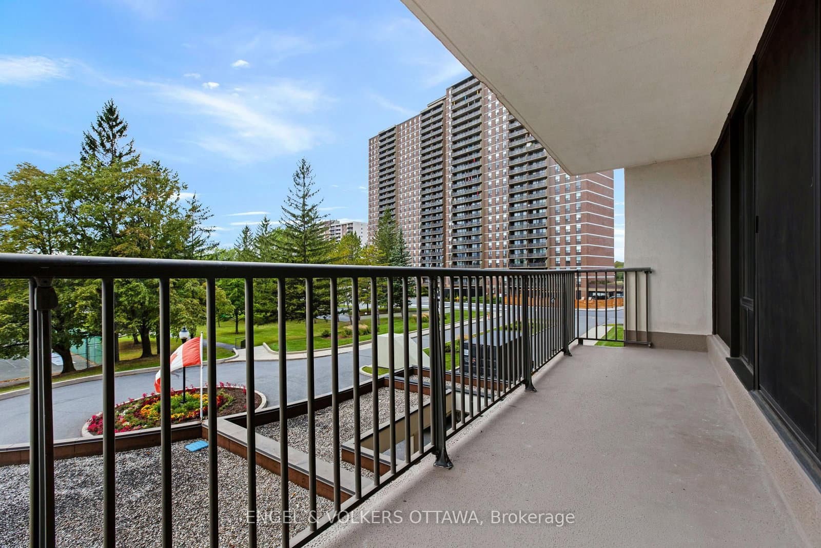 665 Bathgate Drive, Unit 301 thumbnail 22