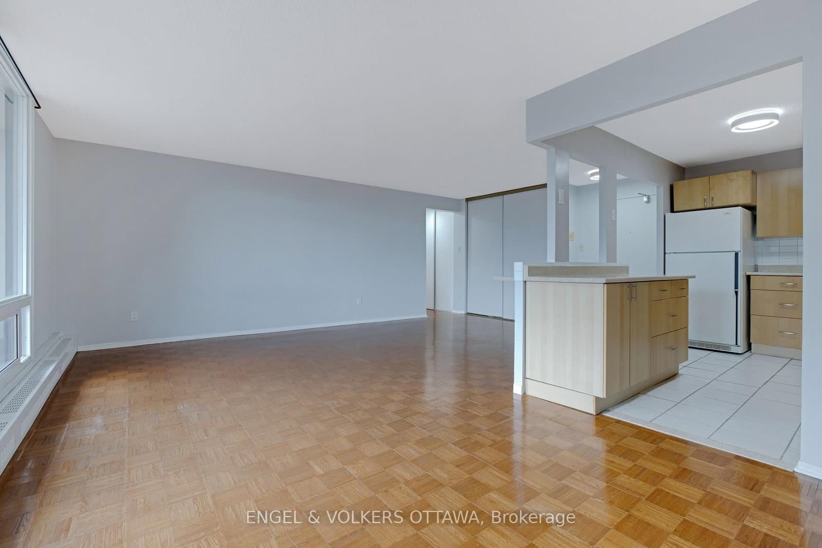 665 Bathgate Drive, Unit 301 thumbnail 7