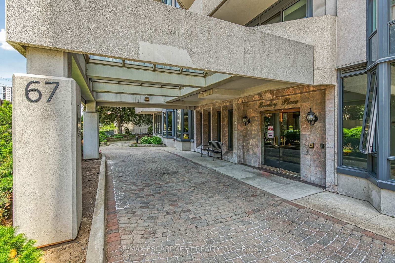 67 Caroline Street S, Unit 203 thumbnail 2