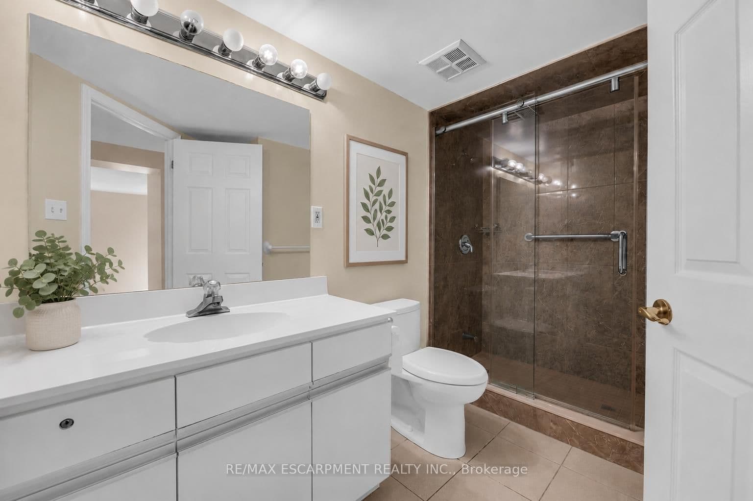 67 Caroline Street S, Unit 203 thumbnail 24