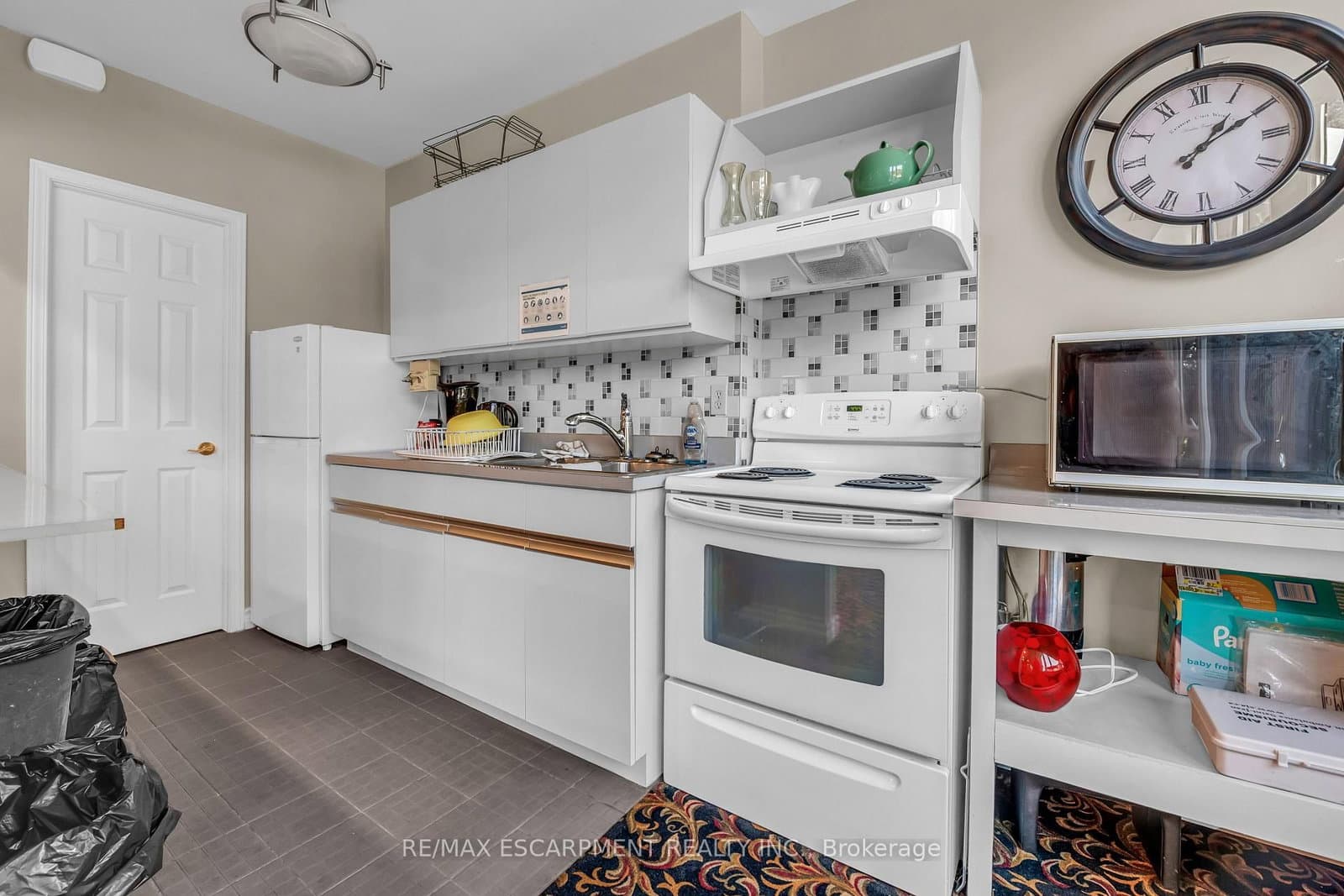 67 Caroline Street S, Unit 203 thumbnail 31