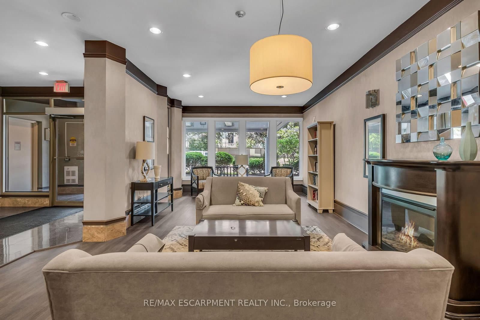 67 Caroline Street S, Unit 203 thumbnail 4