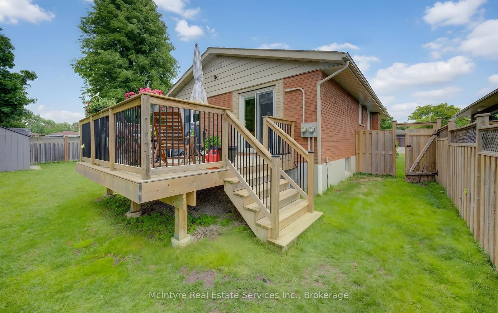 127 Strathcona Crescent thumbnail 23