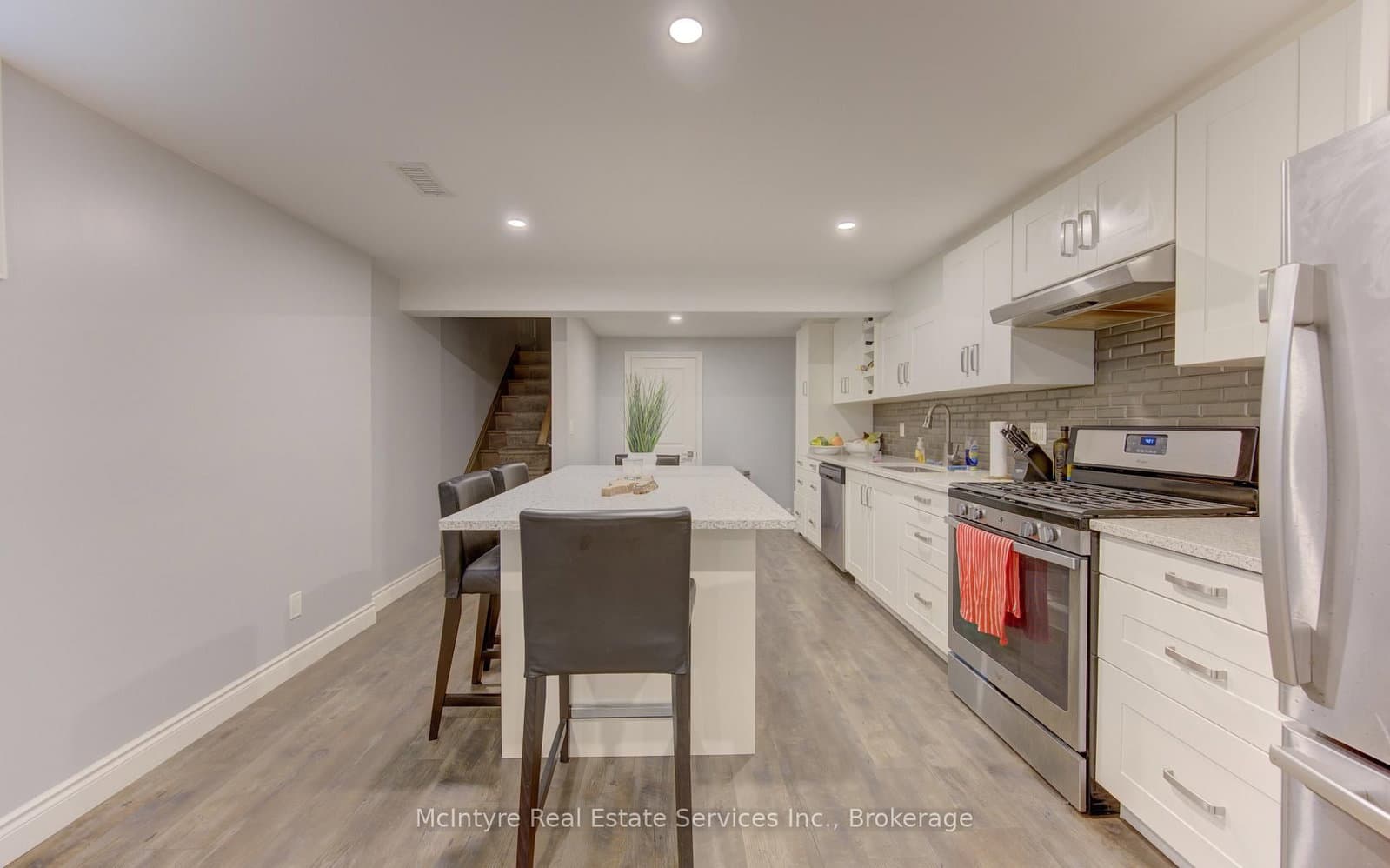 127 Strathcona Crescent thumbnail 27