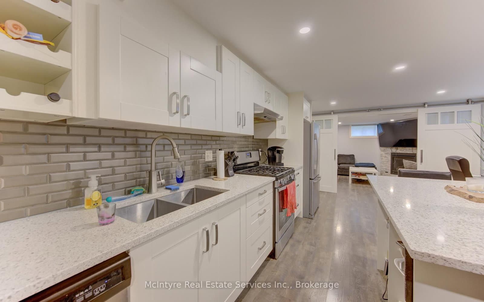 127 Strathcona Crescent thumbnail 31