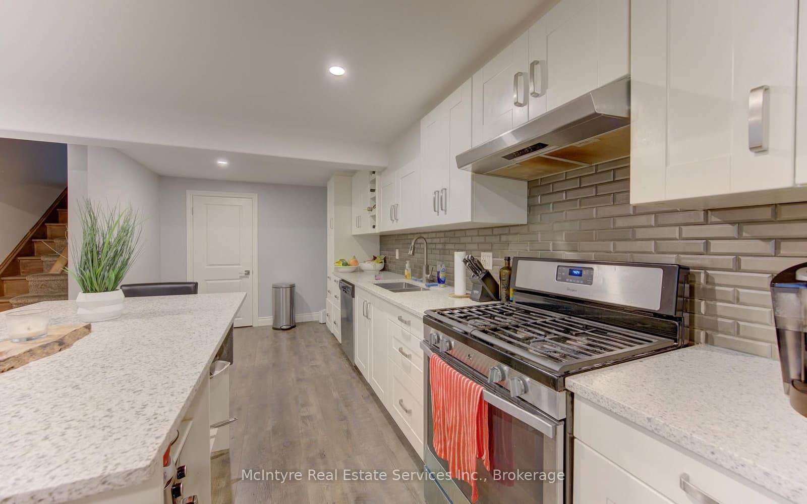 127 Strathcona Crescent thumbnail 33