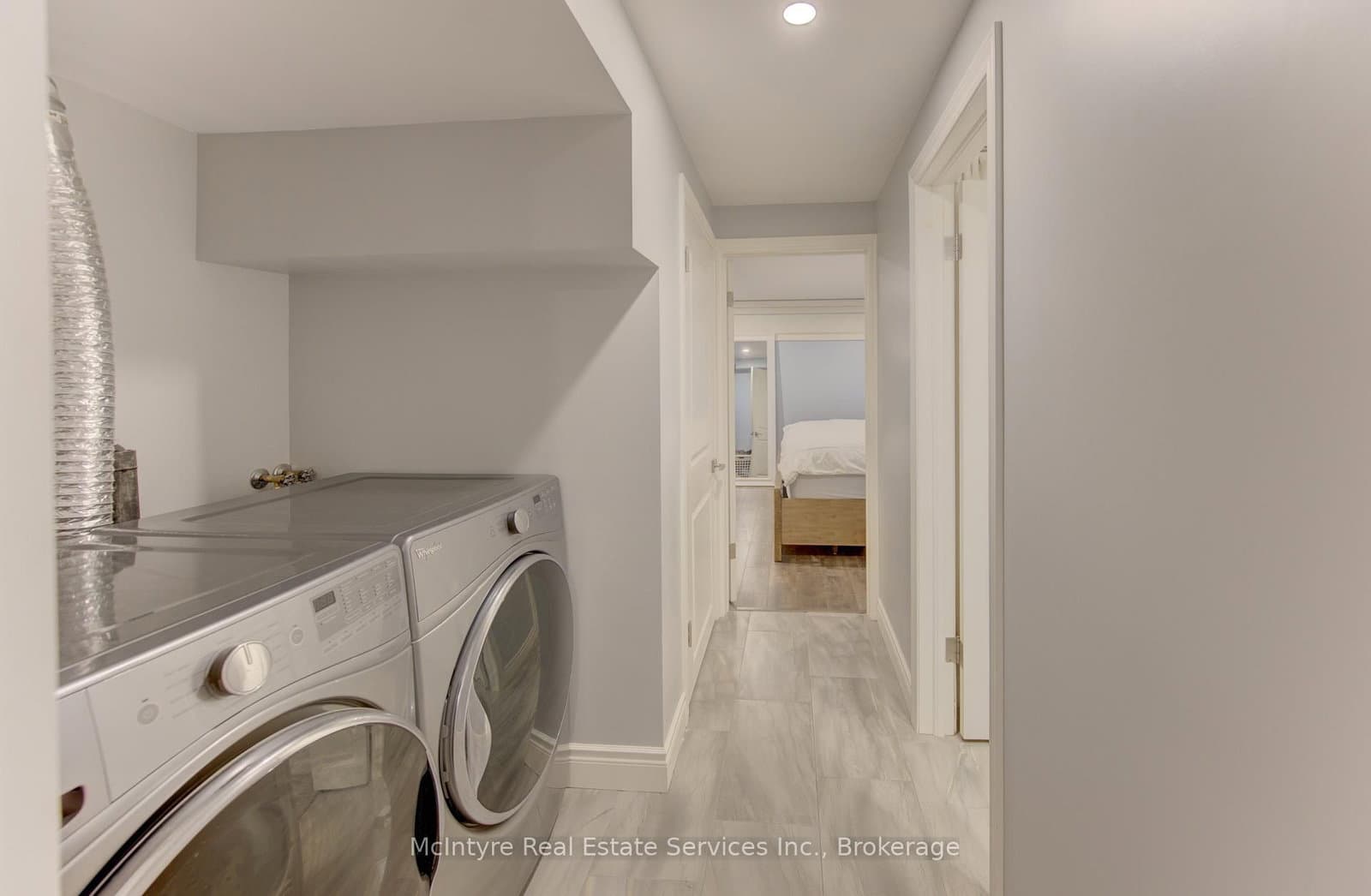 127 Strathcona Crescent thumbnail 41