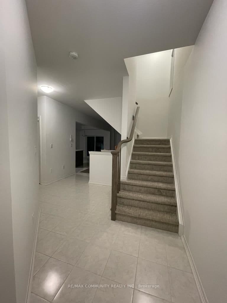 189 Bur Oak Drive thumbnail 3