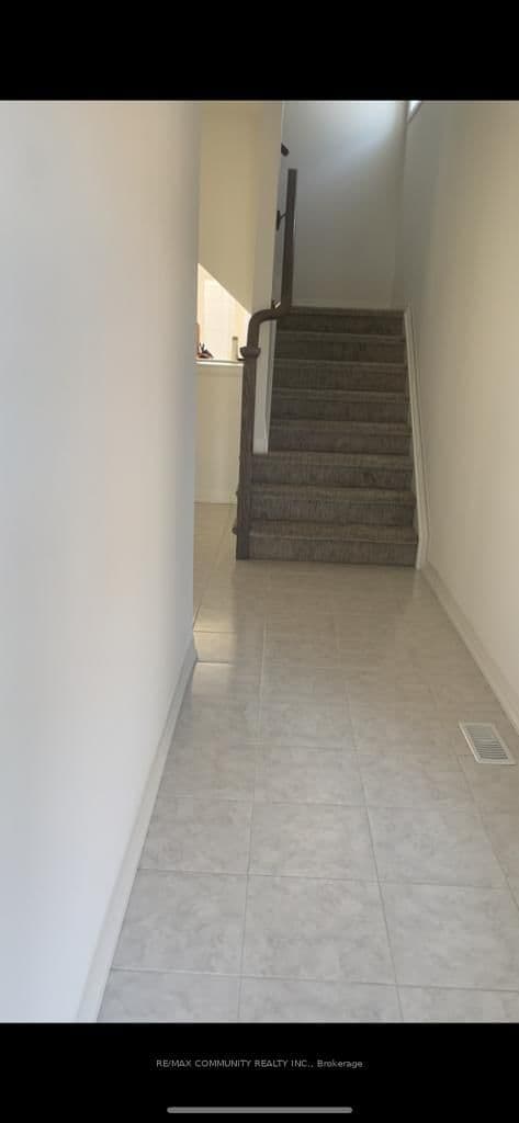 189 Bur Oak Drive thumbnail 4