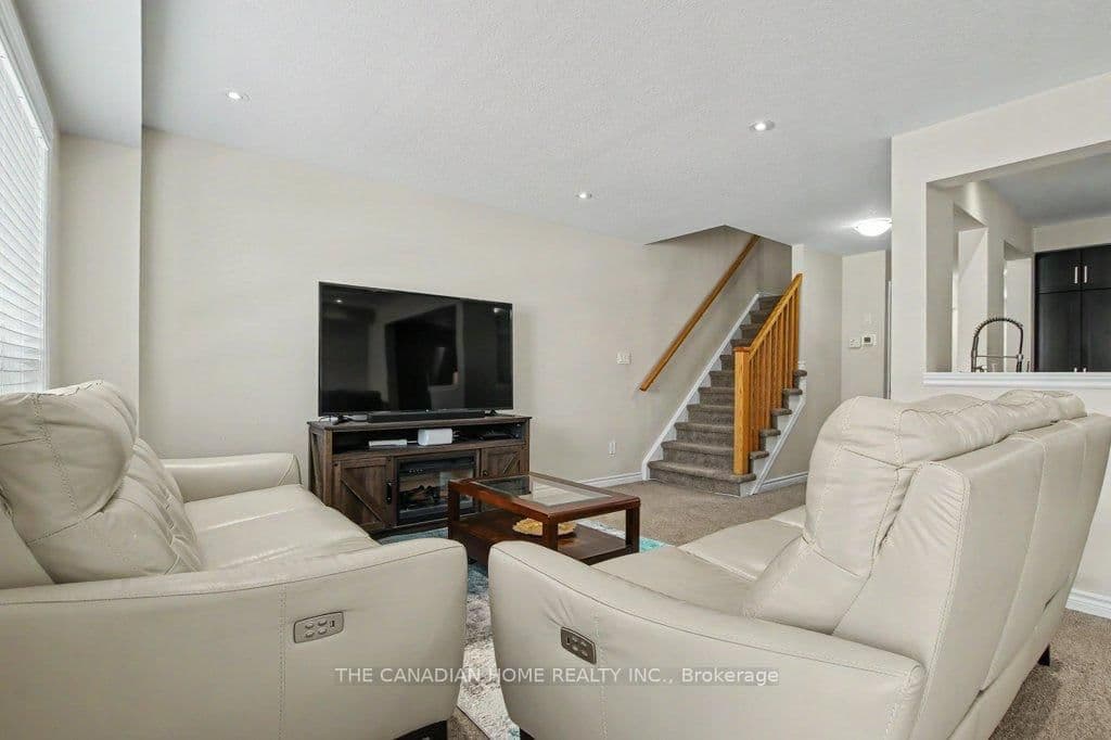 46 Jeffrey Drive thumbnail 14